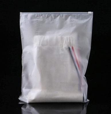 کیسه بسته بندی k مات پلاستیکی مات Pe استفاده از چمدان ضد گرد و غبار