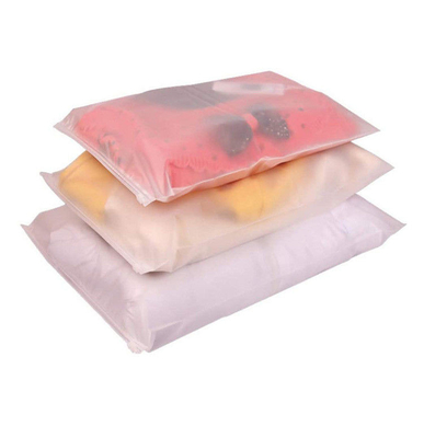 کیسه بسته‌بندی زیپ‌لاک مات پِی پلاستیکی مات و ضد گرد و غبار استفاده از چمدان